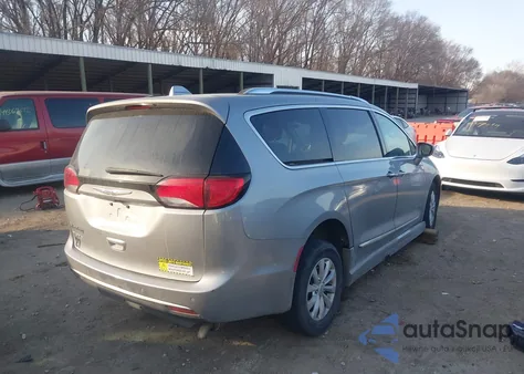 2019 Chrysler Pacifica Touring L z USA, uszkodzony, nr VIN 2C4RC1BG3KR554642